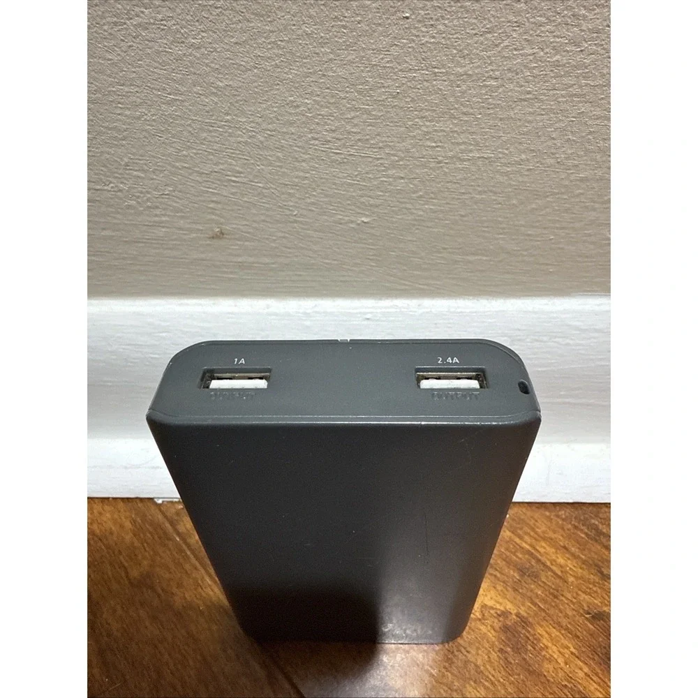 PNY T10400 Rechargeable Battery Pack USB Compatible Black Powerbank